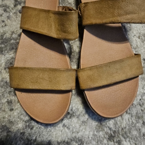 Madden Girl "Alie" Cognac Tan Light Brown Wood Platform Strappy Slides Sandals - Picture 6 of 14